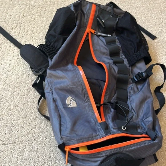 Lightweight day pack, zipper top zipper front side pockets - Picture 3 of 3